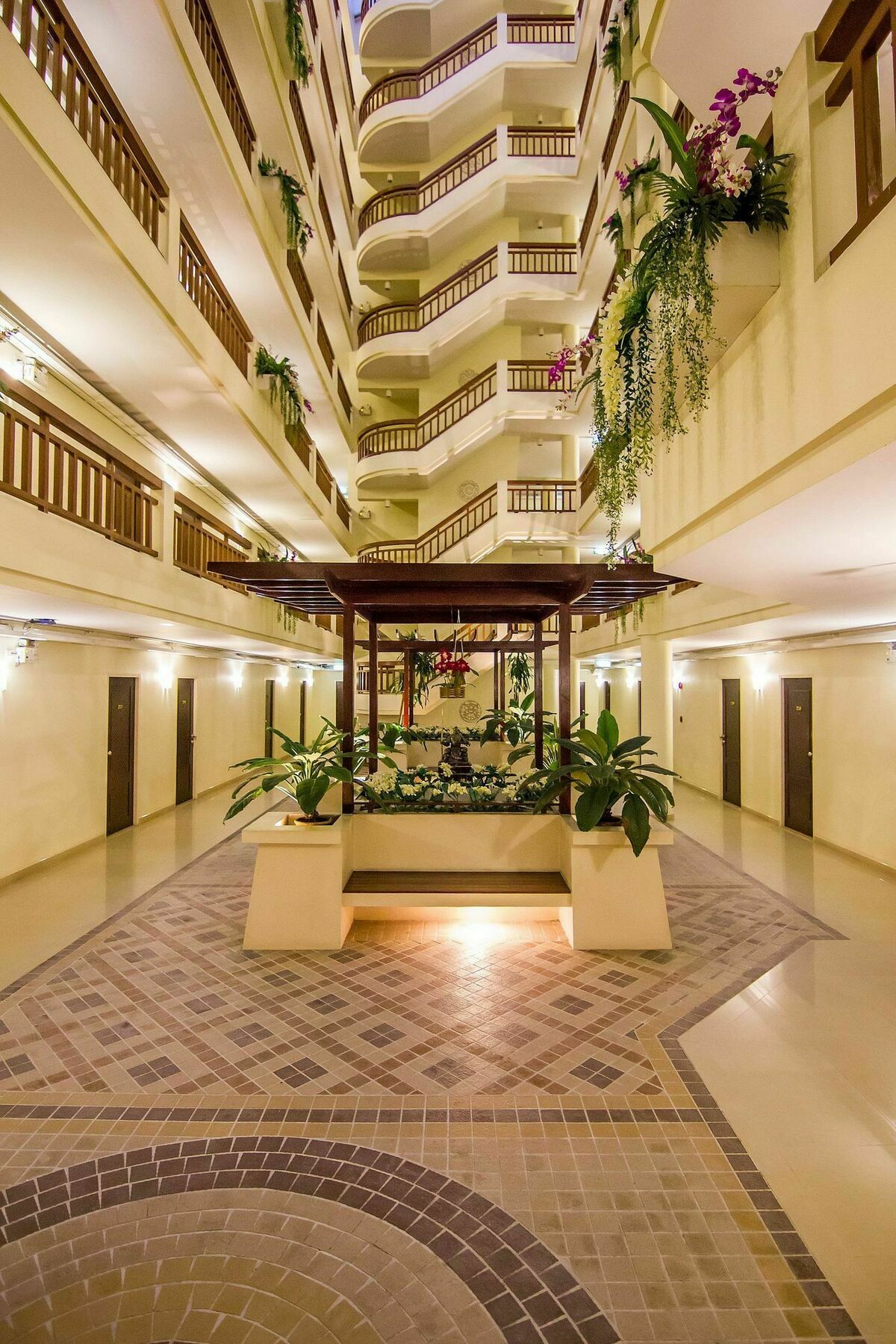 Zen Rooms Sukhumvit 81 Банкок Екстериор снимка