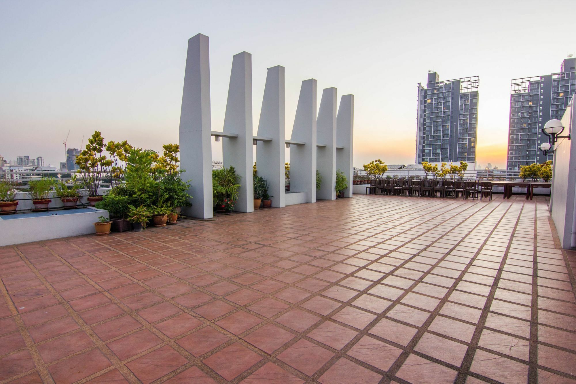 Zen Rooms Sukhumvit 81 Банкок Екстериор снимка