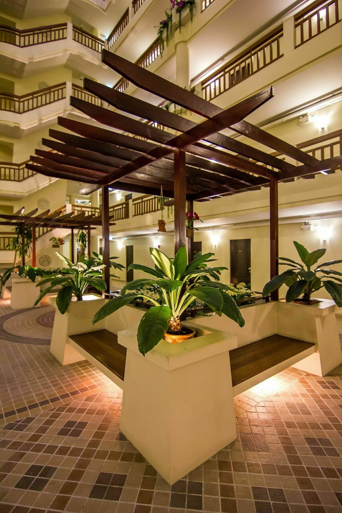 Zen Rooms Sukhumvit 81 Банкок Екстериор снимка